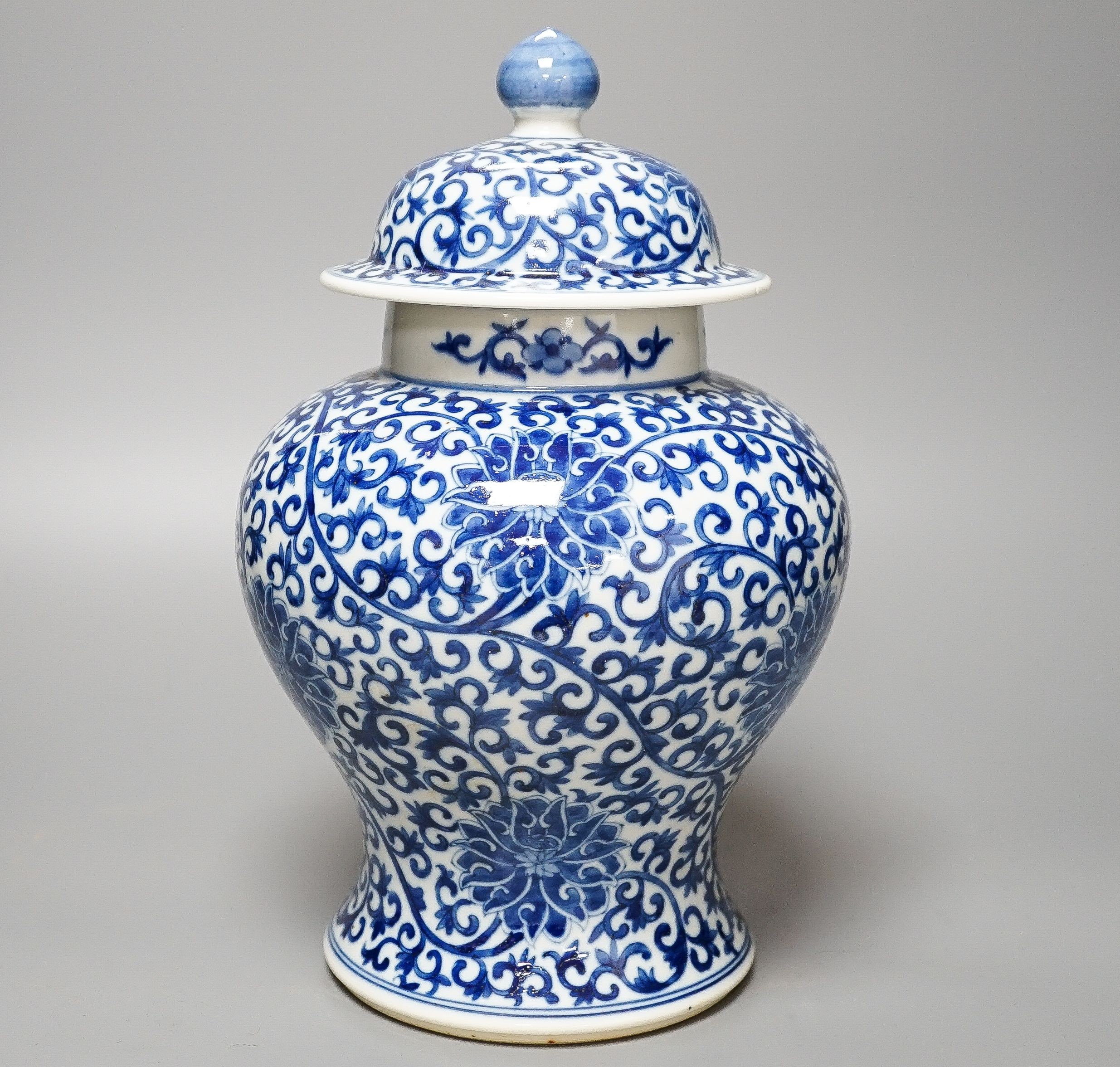 A Chinese blue and white baluster jar and cover 31cm